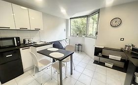 Appartement 2P Avec Piscine A 150 M Plage Proche Palais